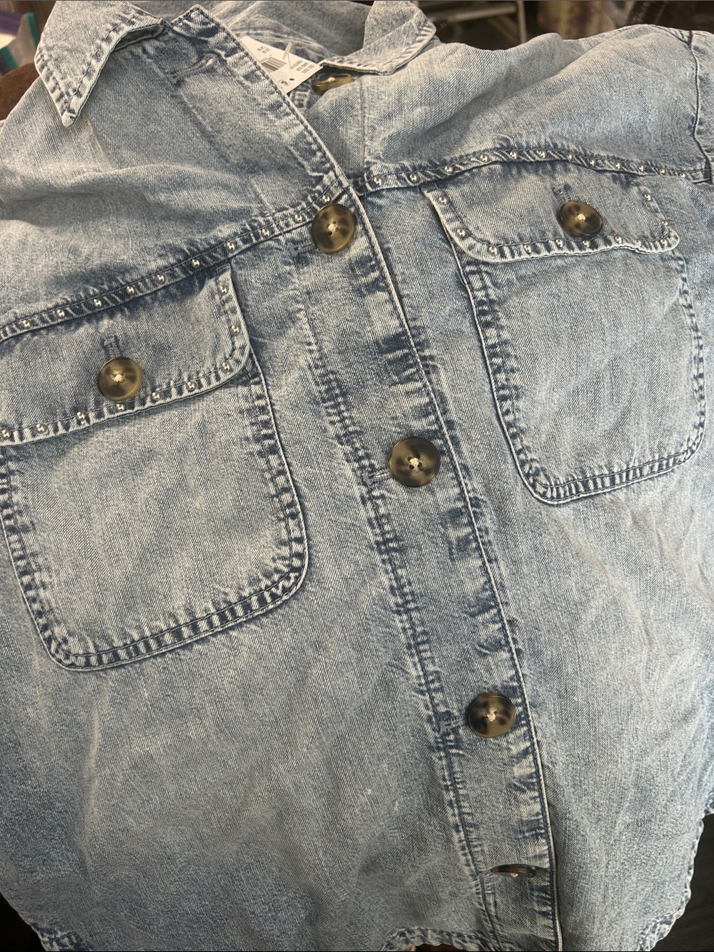 NWT AE Studded Light Wash Denim Button-Up Shirt Jacket - Picture 8 of 9